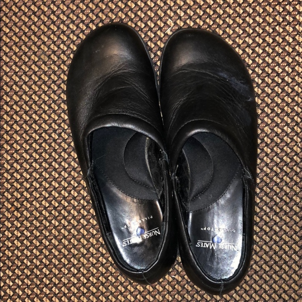 Nurse mates pillow top slip resistant shoes size 7